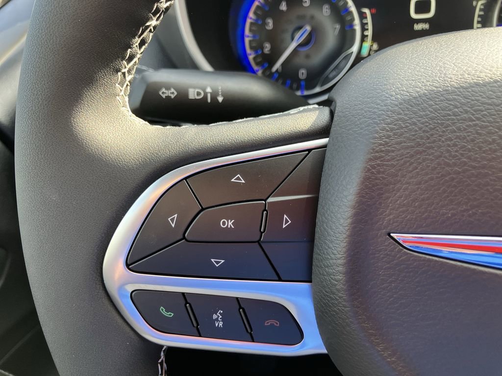 2026 Chrysler Pacifica Select - Photo 15