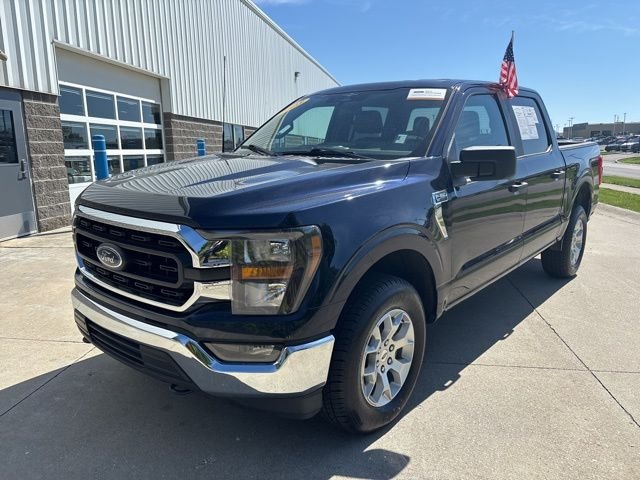 Used 2023 Blue Ford XLT image 3