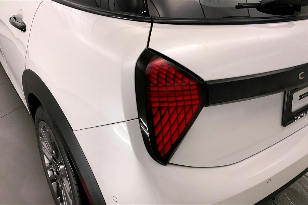 Used 2026 Nanuq White Metallic MINI  image 28