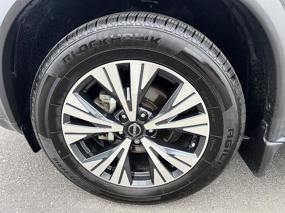 Certified Used 2023 Gun Metallic Nissan SV image 9