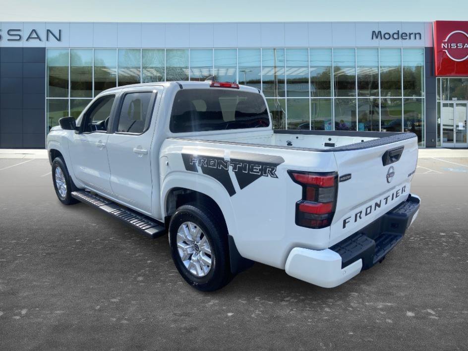 Used 2023 Glacier White Nissan SV image 10