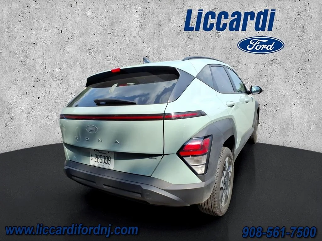 Used 2024 Green Hyundai SEL image 4