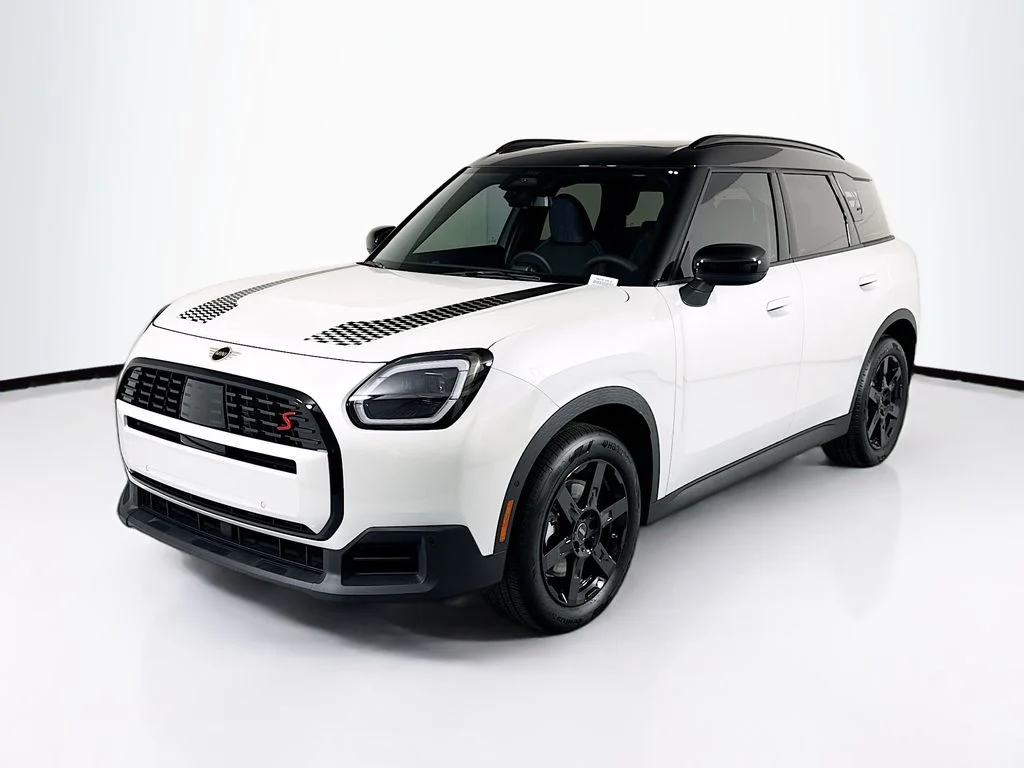 New 2027 Nanuq White Metallic MINI Signature Plus image 1