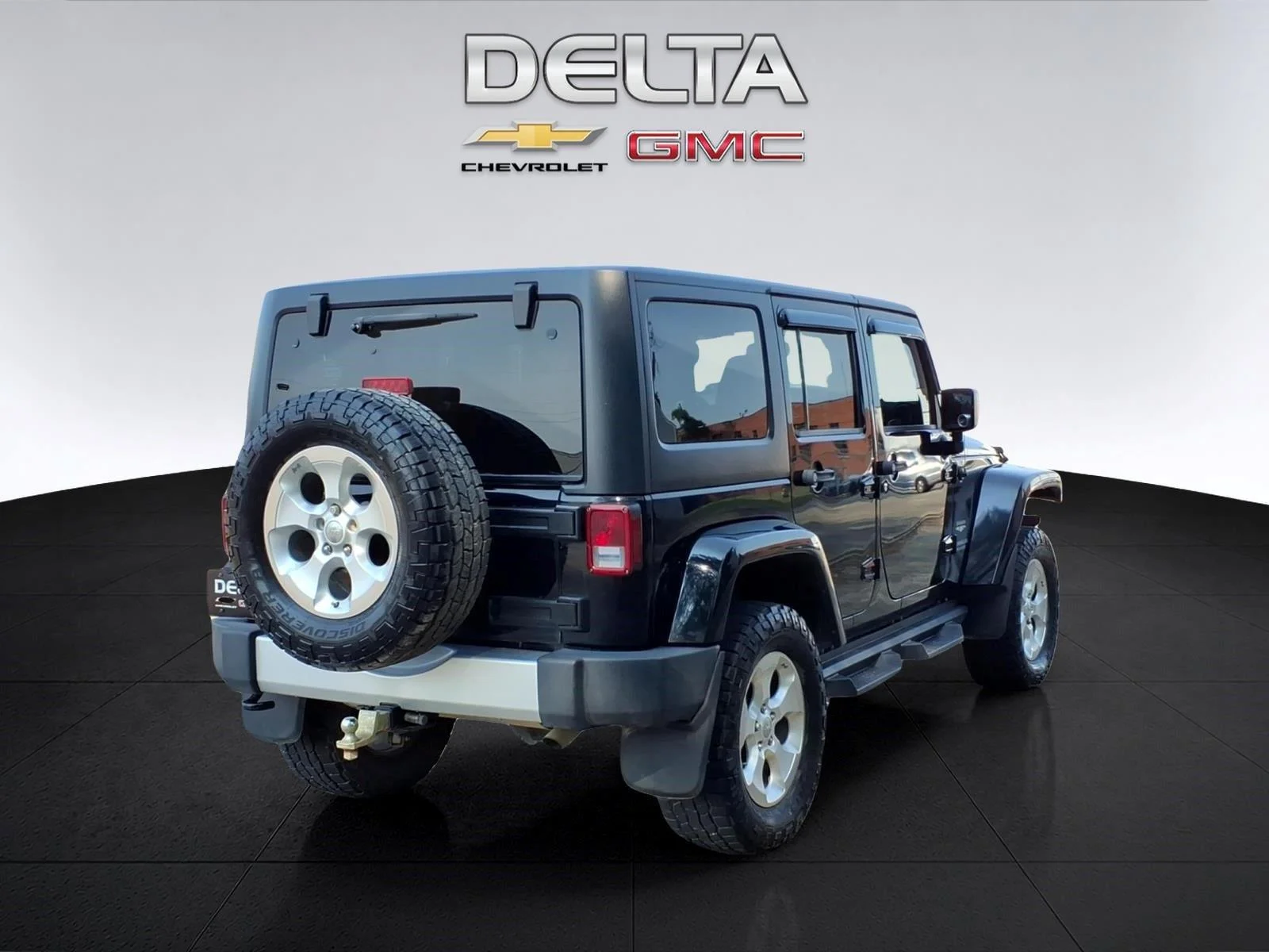 Used 2015 Black Clearcoat Jeep Sahara image 5