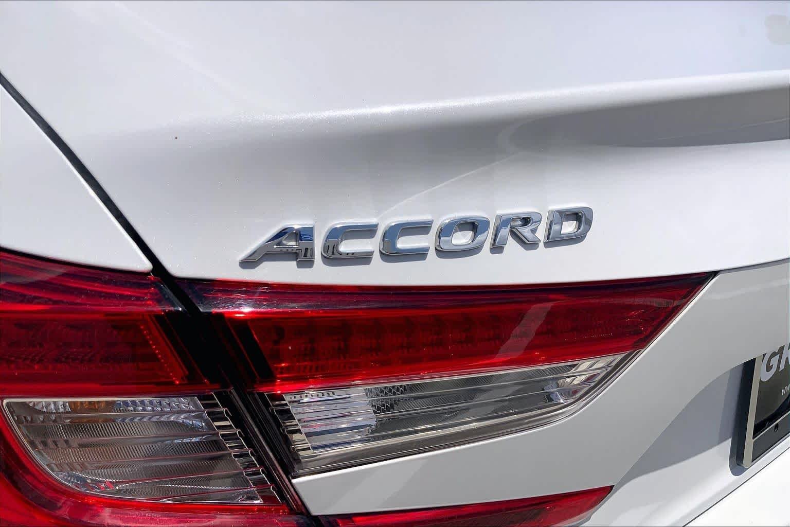Used 2022 Platinum White Pearl Honda LX image 30