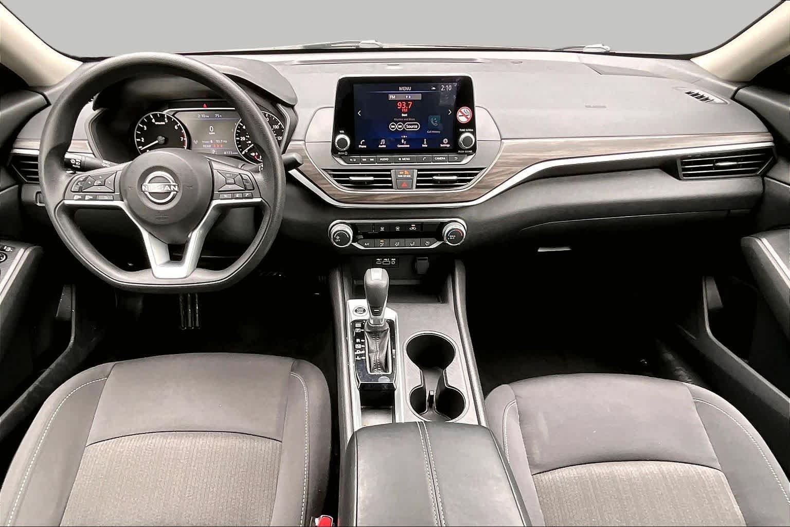 Used 2025 Garnet Pearl Metallic Nissan SV image 15