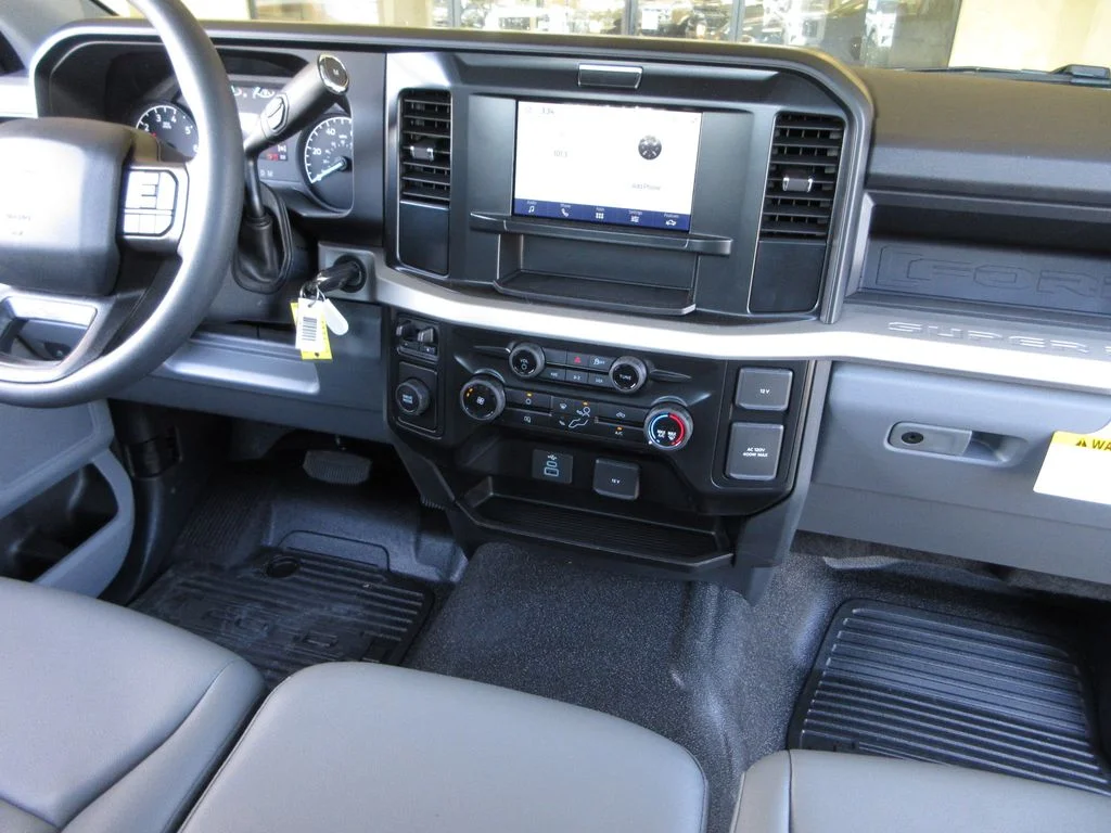 New 2026 Oxford White Ford XL image 22