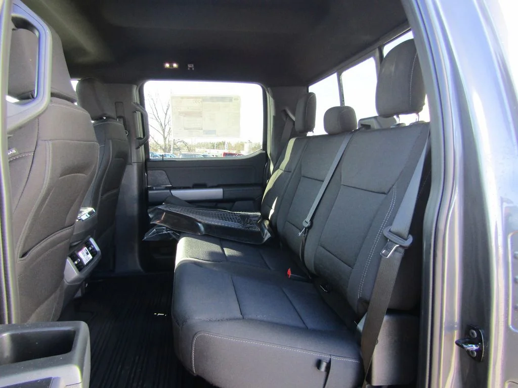 New 2026 Carbonized Gray Metallic Ford XLT image 19