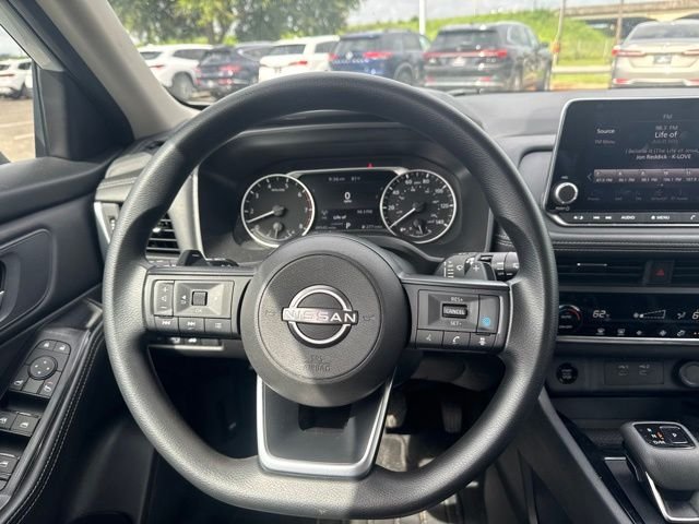 Used 2024 Everest White Pearl Nissan SV image 11