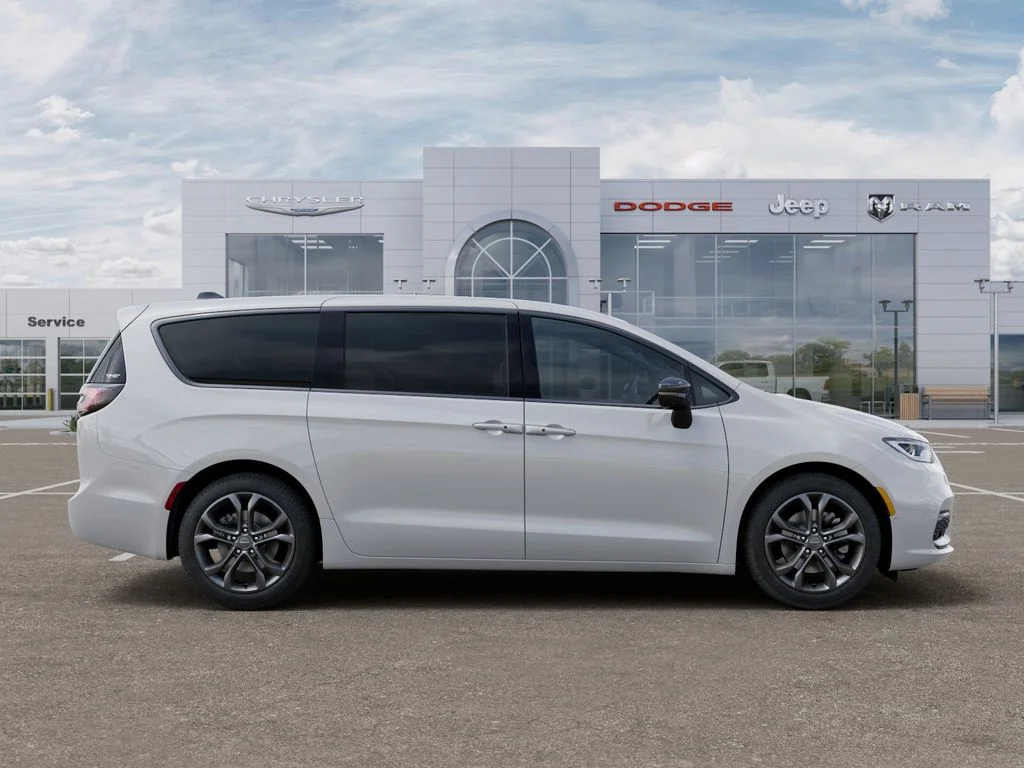 New 2026 Bright White Clear-Coat Exterior Paint Chrysler Select image 22