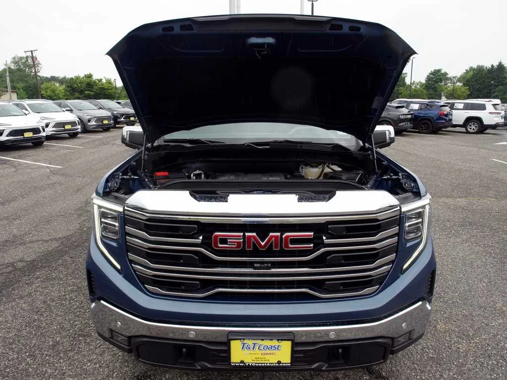Certified Used 2024 Downpour Metallic GMC SLT image 40