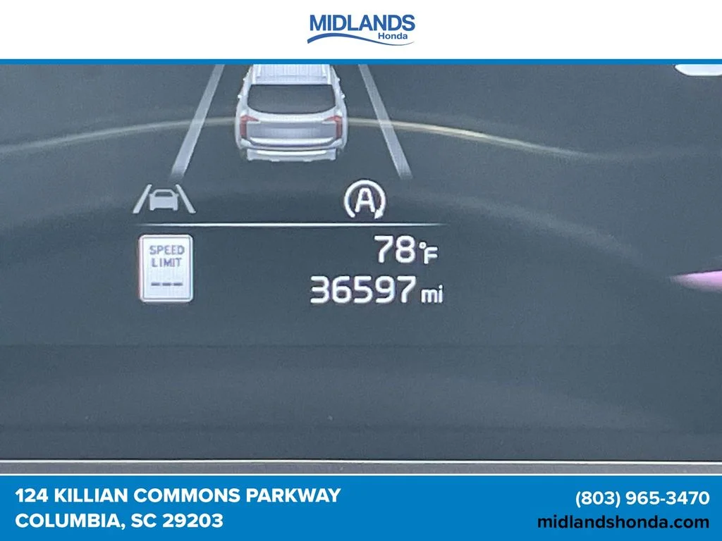 Used 2025 White Pearl Kia S image 22