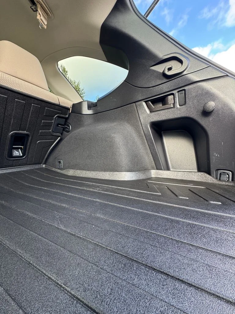 Used 2018 Black Subaru 2.5i Premium image 12