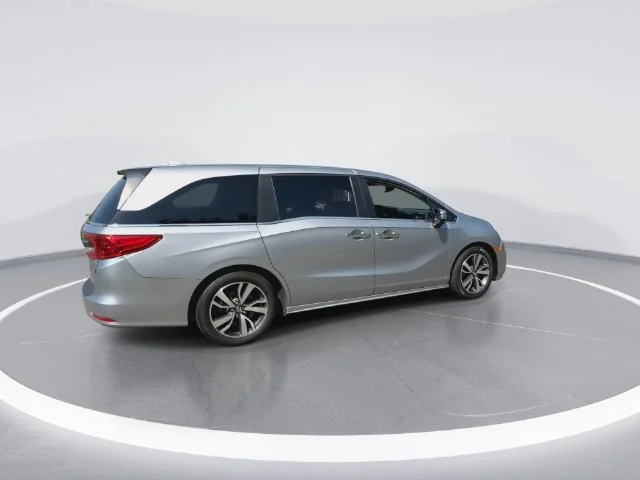 Used 2023 Silver Honda Touring image 11