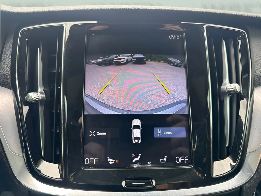 Used 2020 Gray Volvo T5 Momentum image 19