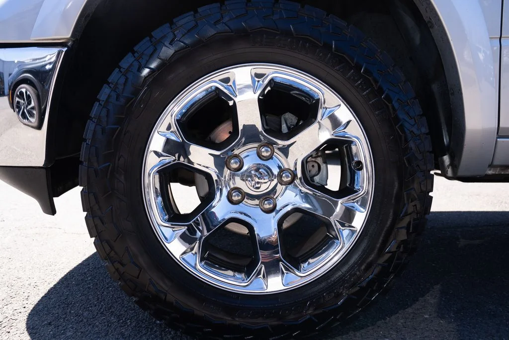 Used 2018 Silver Ram Laramie image 4