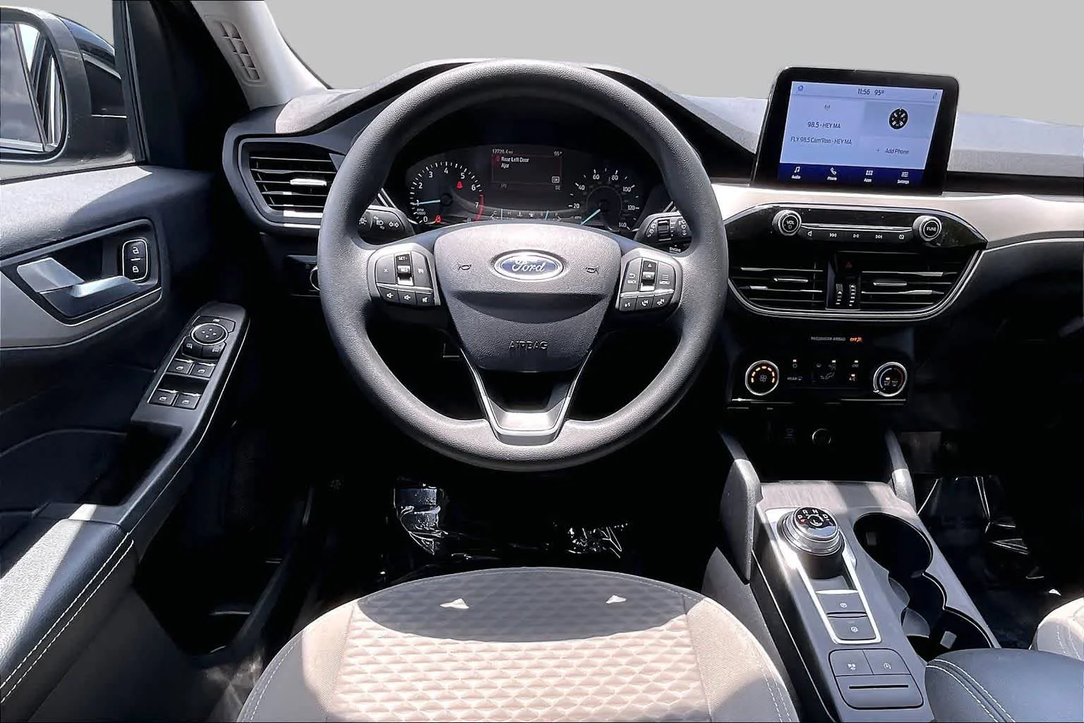 Used 2021 Agate Black Metallic Ford SE image 7