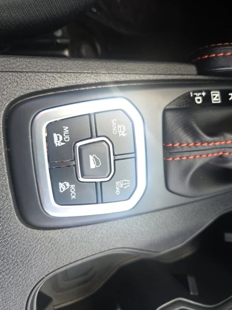 Used 2026 White Nissan PRO-4X image 27