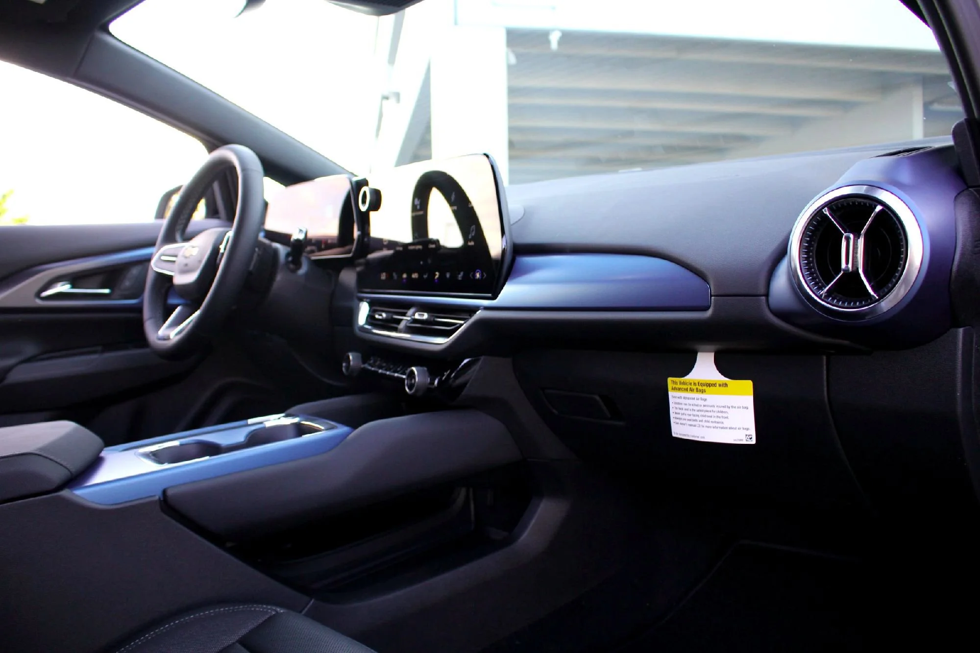 2025 Chevrolet Equinox EV 1LT - Photo 12