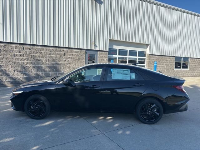 New 2026 Abyss Black Hyundai SEL Sport image 9