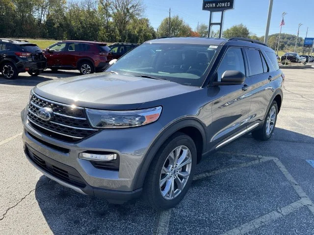 Used 2023 Gray Ford XLT image 1