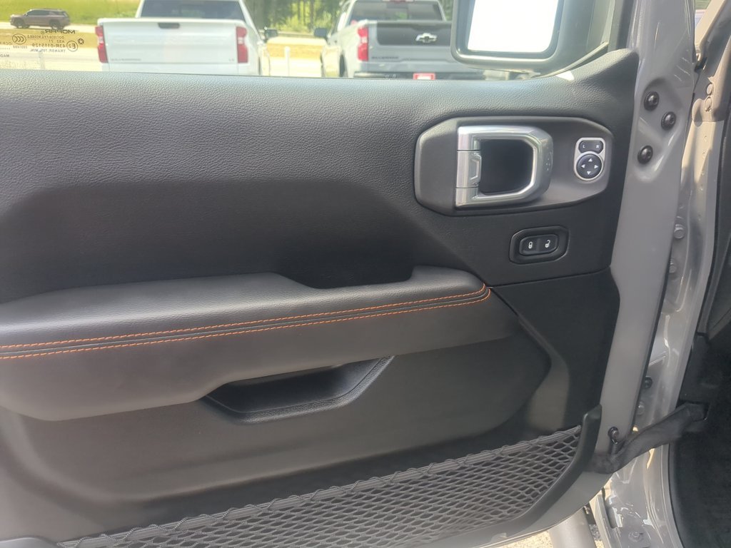 Used 2021 Sting-Gray Clearcoat Jeep Mojave image 11