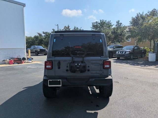 Used 2023 Gray Jeep Sport S image 4