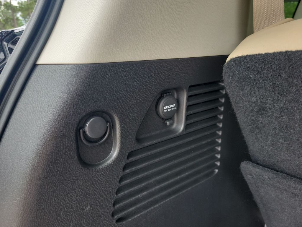 Used 2021 Black Nissan Platinum image 41