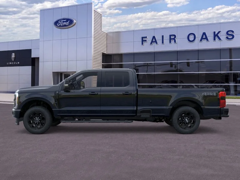 New 2026 Agate Black Metallic Ford XLT image 3