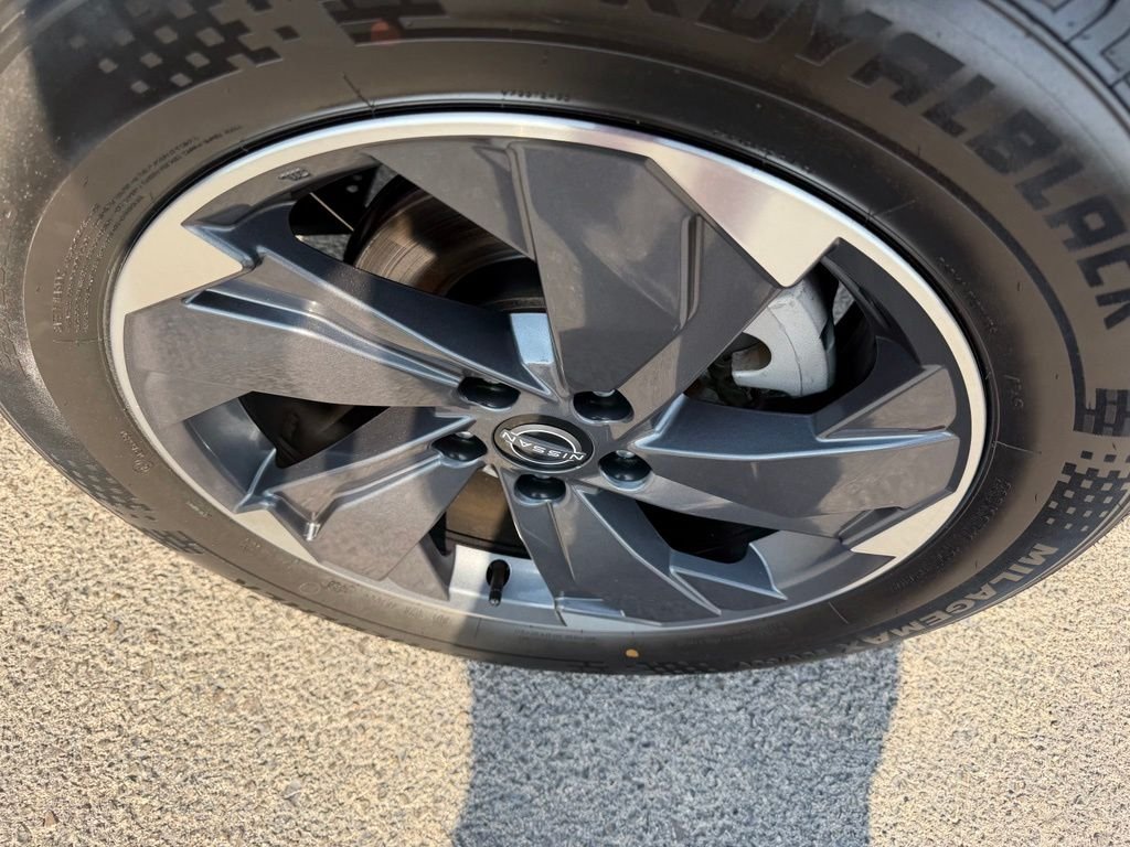 Used 2024 Silver Nissan SV image 12