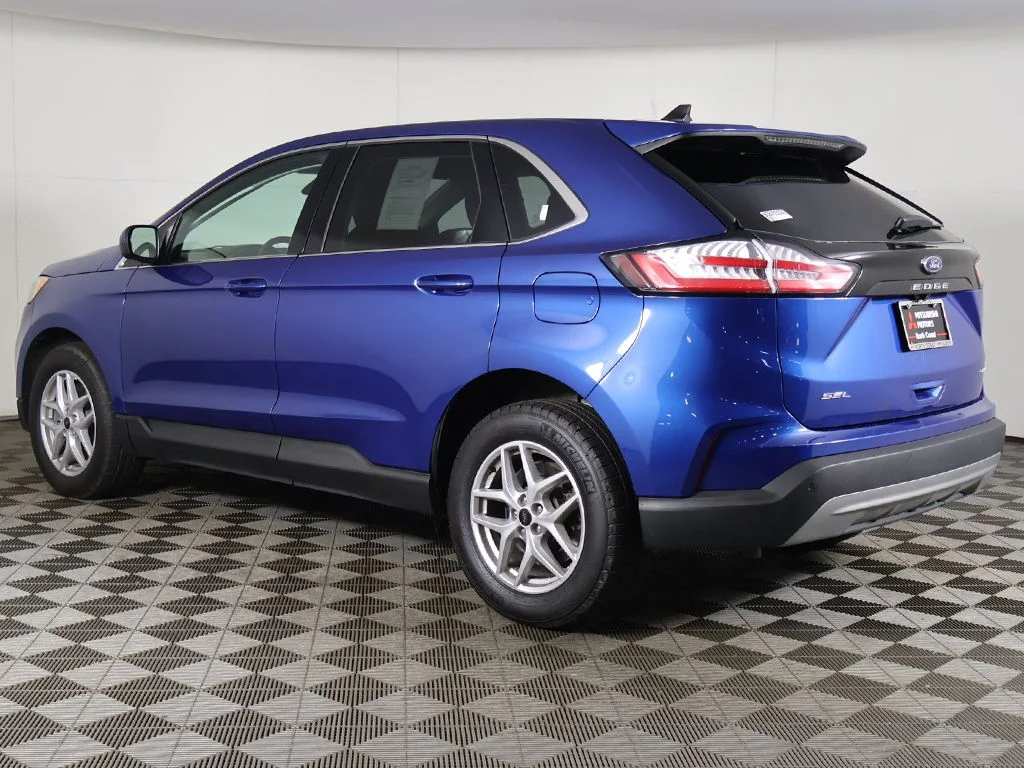 Used 2024 Blue Ford SEL image 7