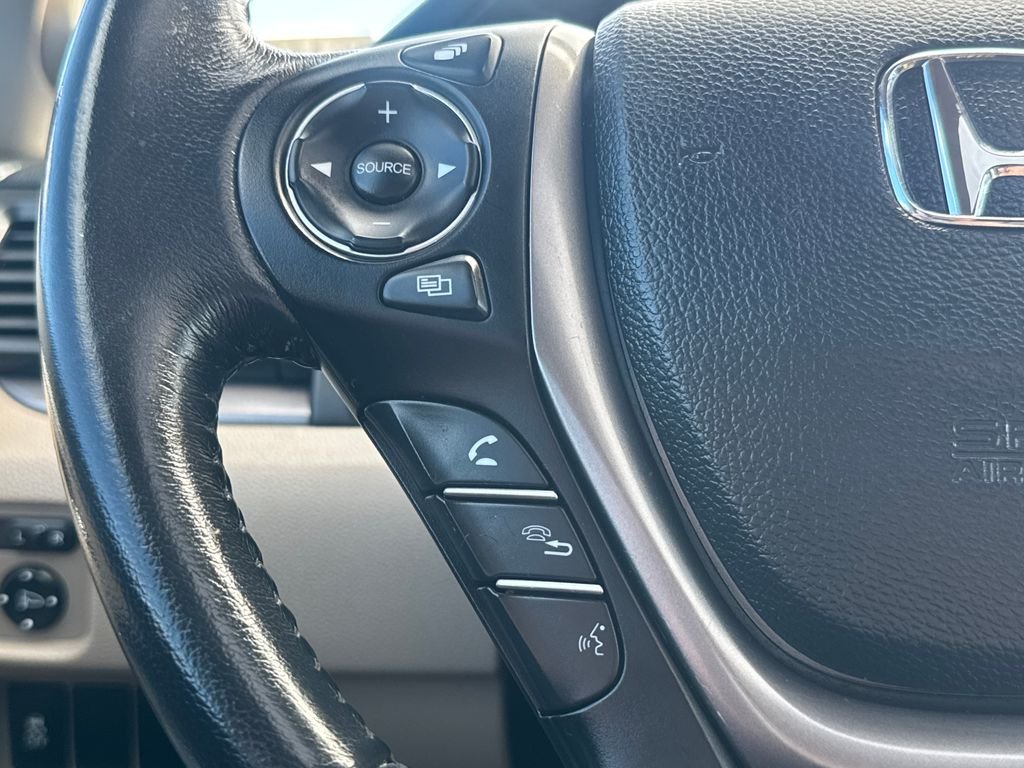 Used 2017  Honda EX-L image 19