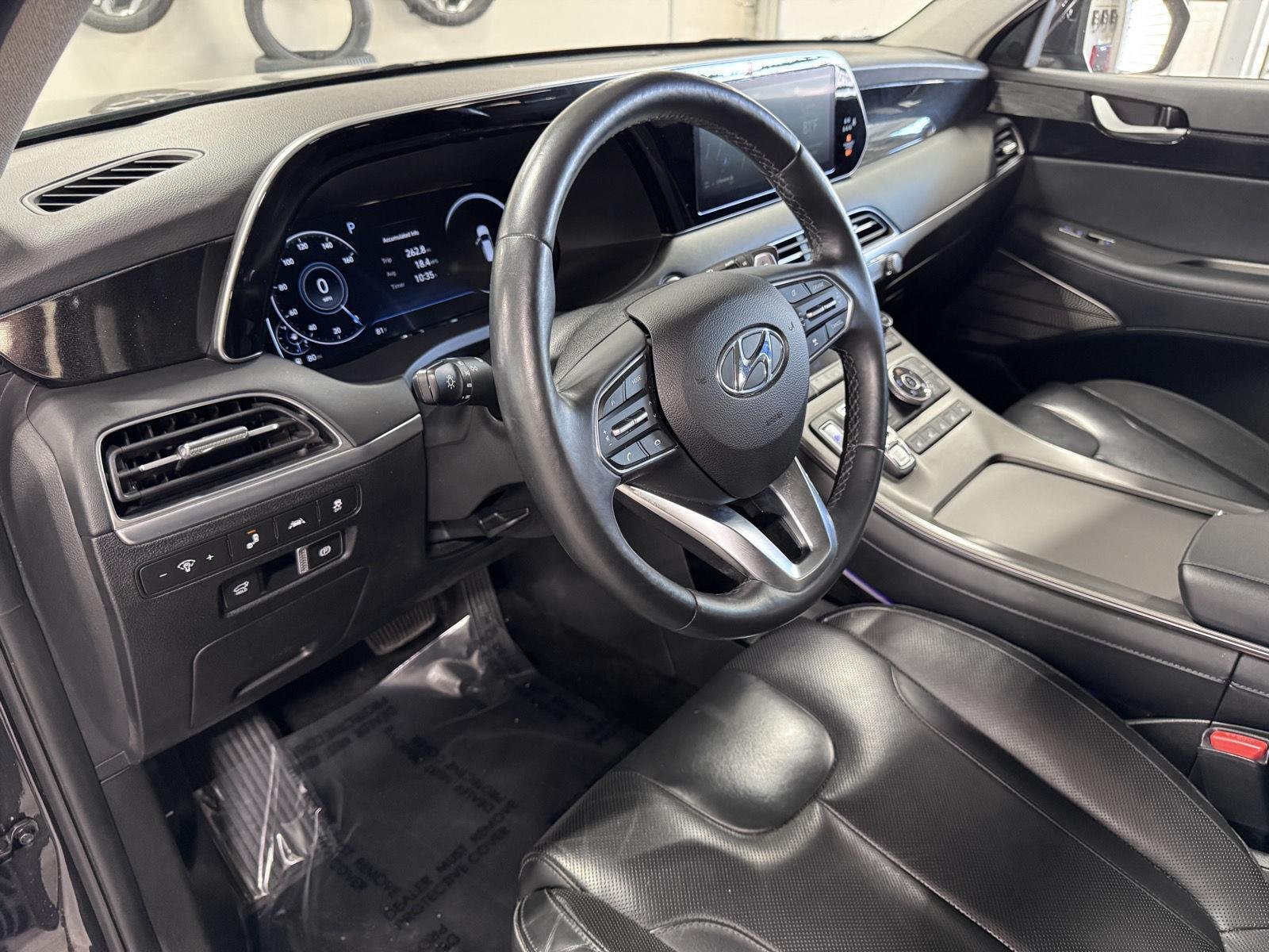 Used 2021 Moonlight Cloud Hyundai Limited image 27