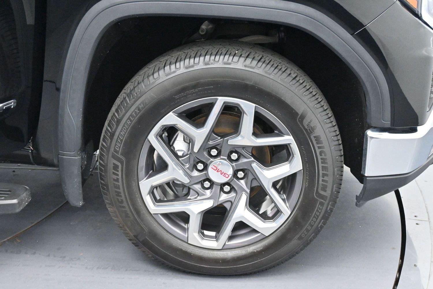 Used 2023 ONYX BLACK GMC SLT image 35