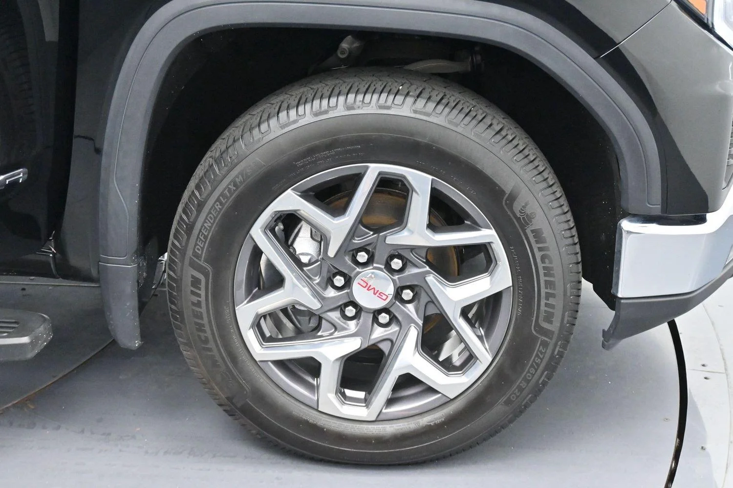 Used 2023 ONYX BLACK GMC SLT image 35