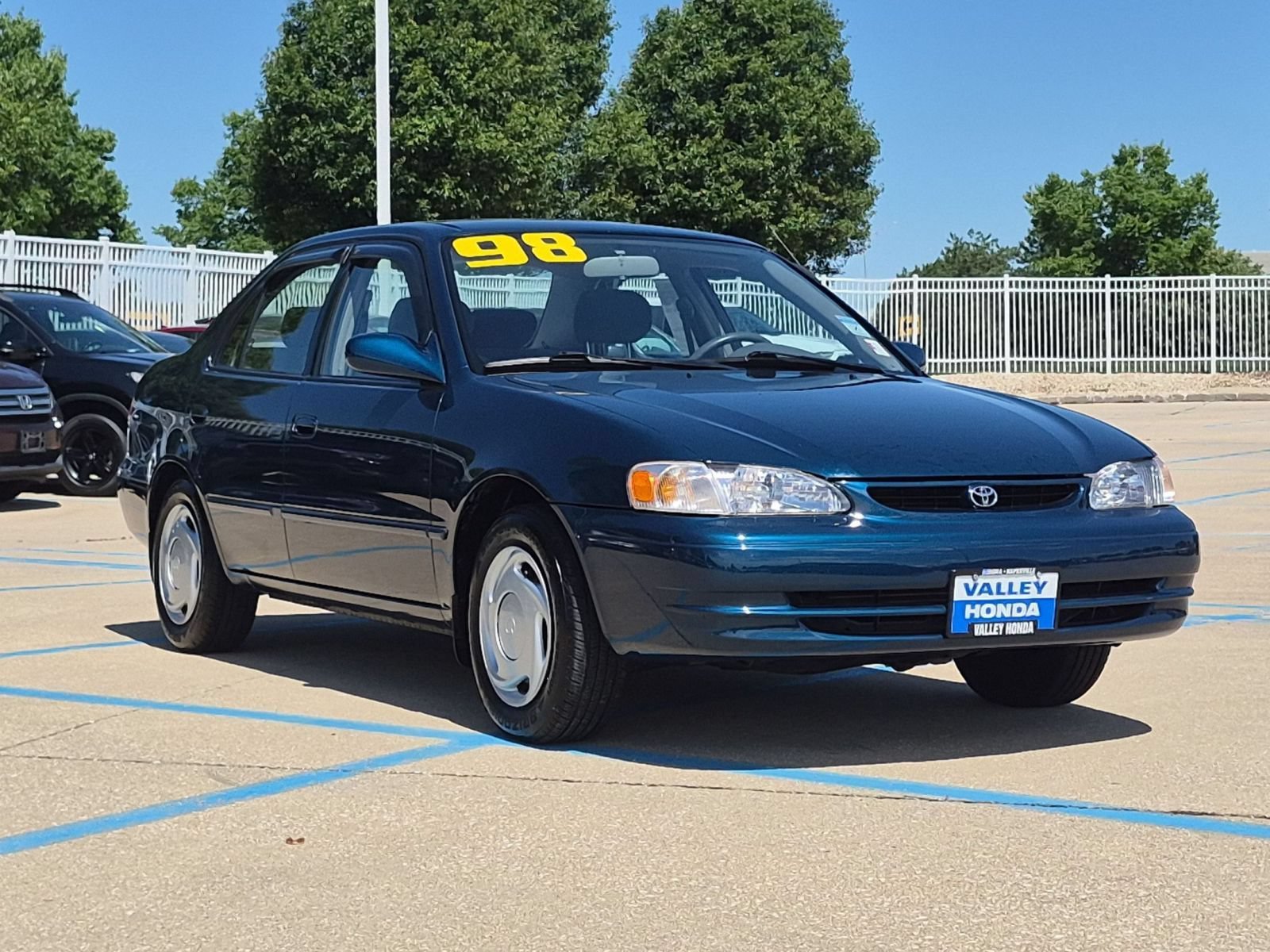 Used 1998 Brilliant Blue Pearl Toyota LE image 4