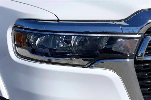 New 2026 Bright White Clear-Coat Exterior Paint RAM BIG HORN image 10
