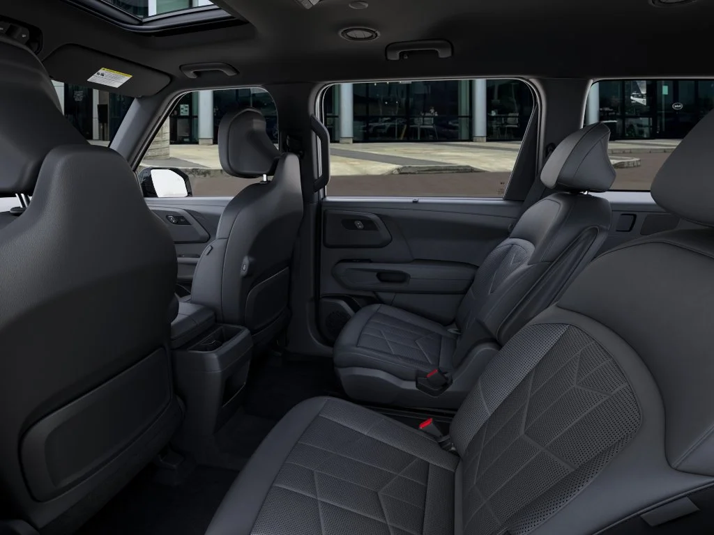 New 2027 Glacial White Pearl Kia X-Line EX image 18