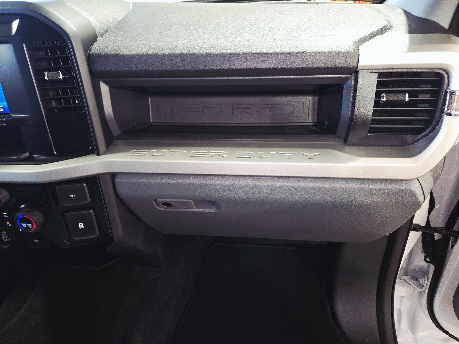 New 2026 Oxford White Ford F-250® XL image 66