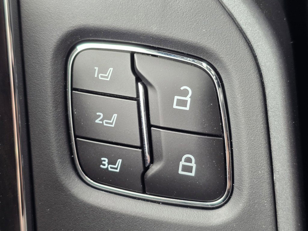 New 2026 Avalanche Ford LARIAT image 18