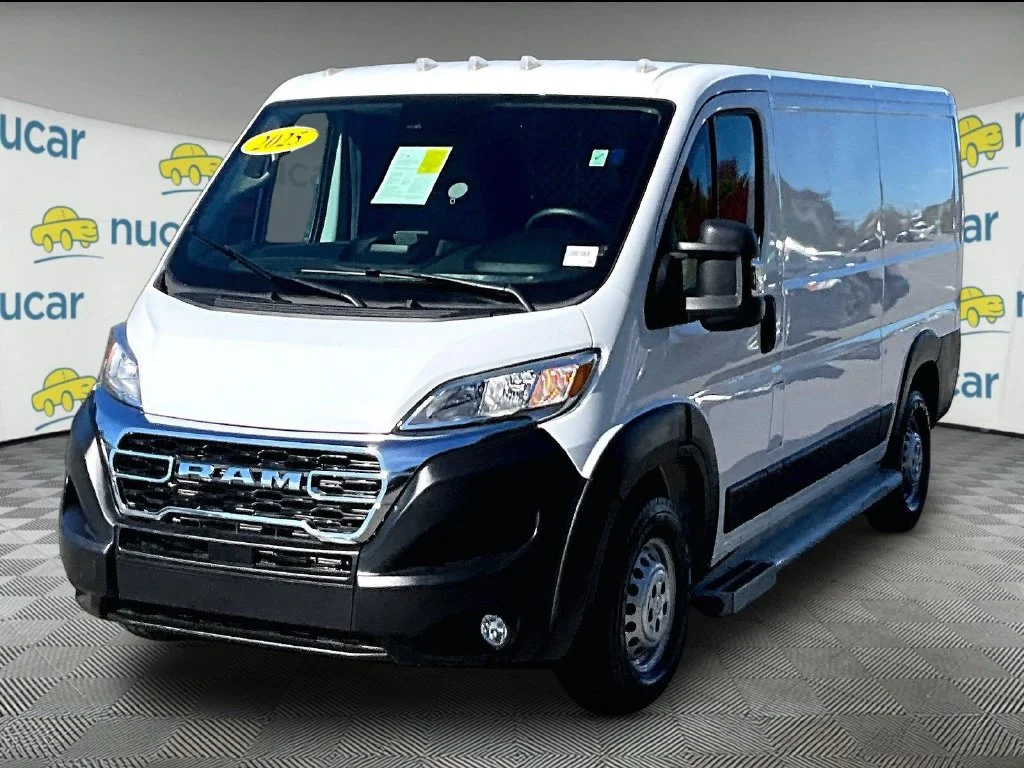 Used 2025 White Ram Base image 3
