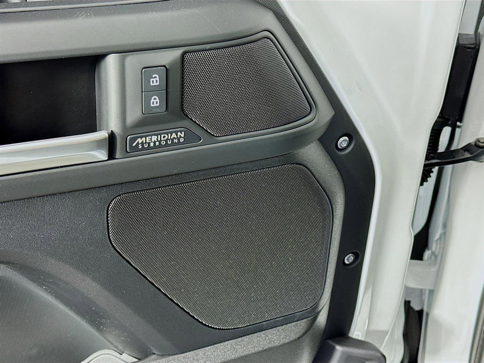 Used 2026 Fuji White Land Rover X-Dynamic SE image 21