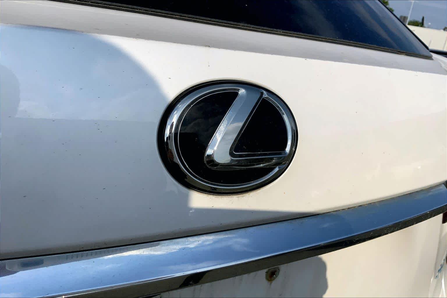 Used 2017 Eminent White Pearl Lexus  image 31