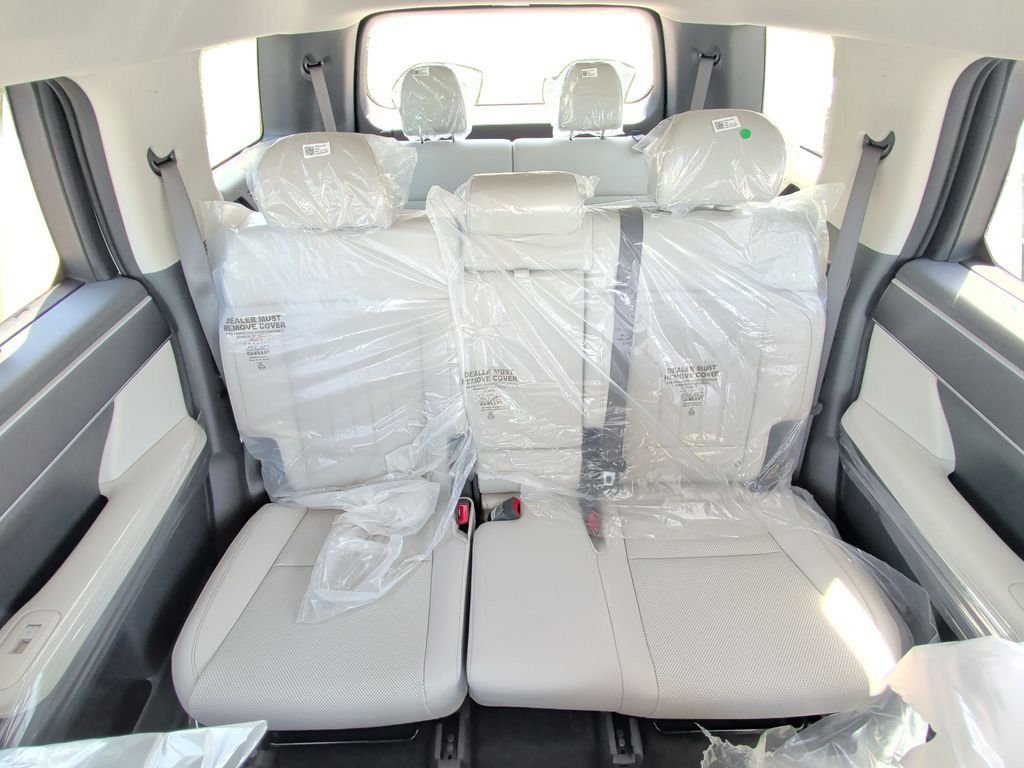 New 2026 Silver Hyundai SEL image 15