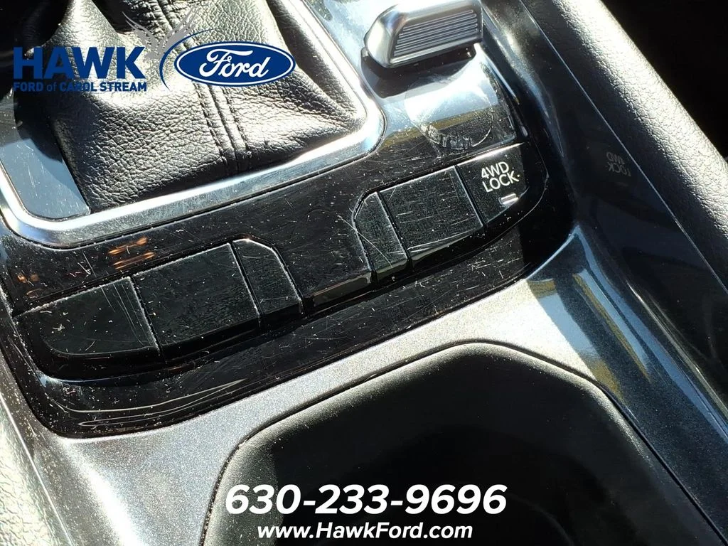 Used 2024 White Jeep Latitude image 17