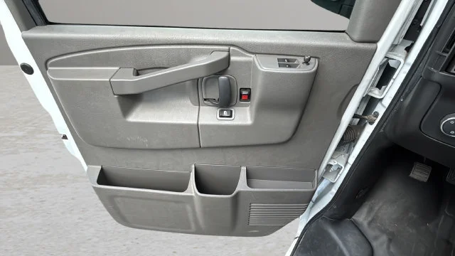 Used 2022 Summit White Chevrolet WT image 19