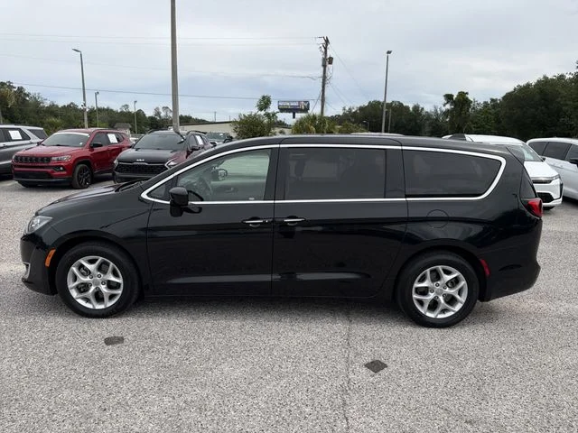 Used 2018 Black Chrysler Touring Plus image 7