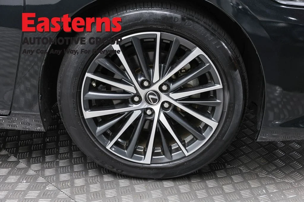 Used 2023 Black Lexus 350 image 33