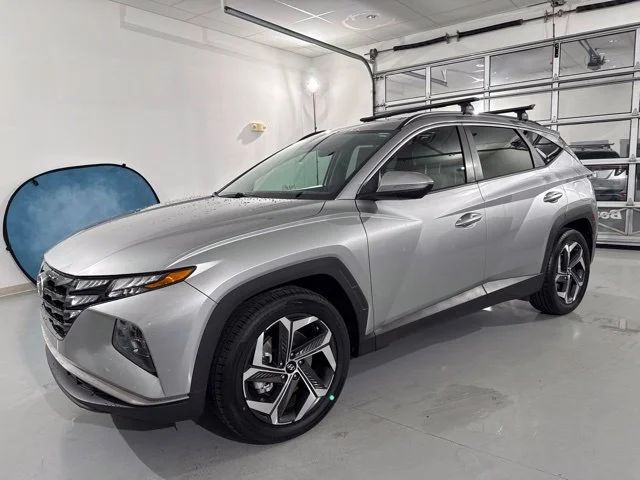 Used 2023 Silver Hyundai SEL image 4