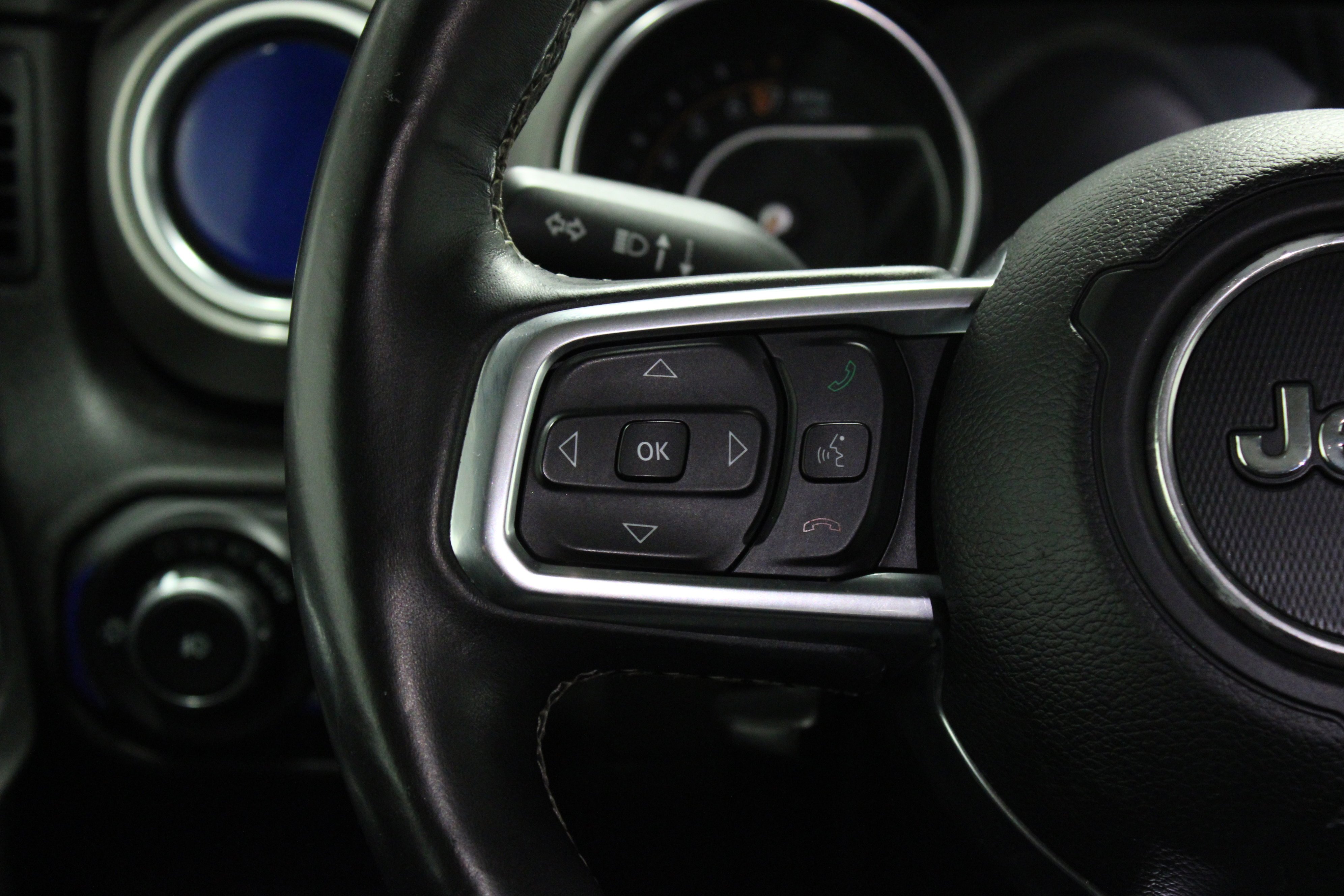 Used 2019 Ocean Blue Metallic Clearcoat Jeep Sahara image 22